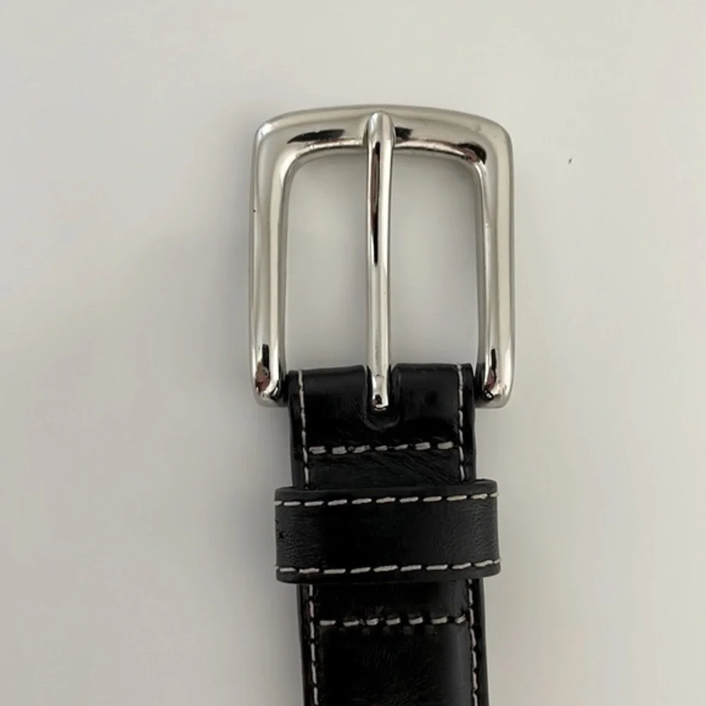 J. Crew men’s Size‎ 40 black leather belt. Solid brass silver buckle. EUC
